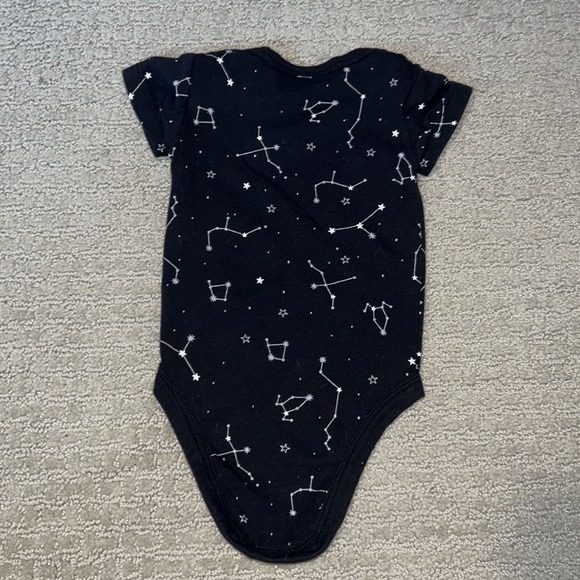 Bloomie’s Baby Bodysuits, 3 Pack, size newborn. - Picture 4 of 8